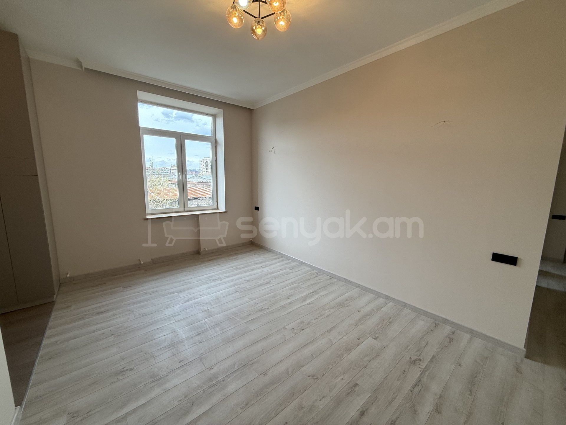 3 Սենյականոց Բնակարան Նորակառույց Քարե Շենքում, 65քմ, 2/5 հարկ, Նորմալ Վիճակում