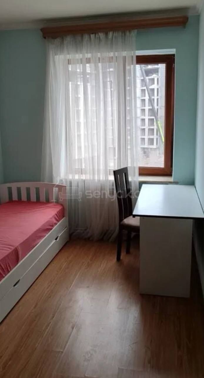 3 Սենյականոց Բնակարան Քարե Շենքում, 85քմ, 4/5 հարկ, Կապիտալ Վերանորոգված, Կահավորված