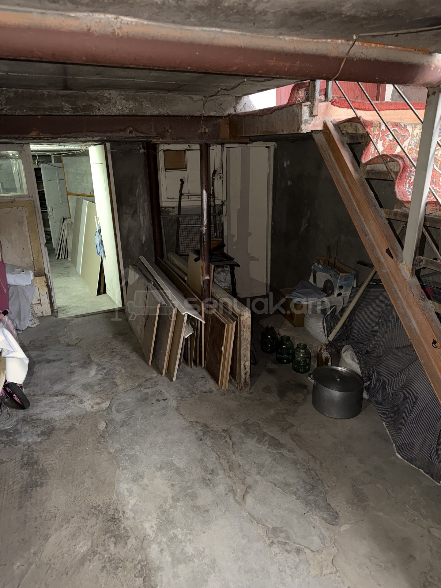 8 Սենյականոց Սեփական Տուն, 170քմ, Նորմալ Վիճակում, Ավտոտնակով