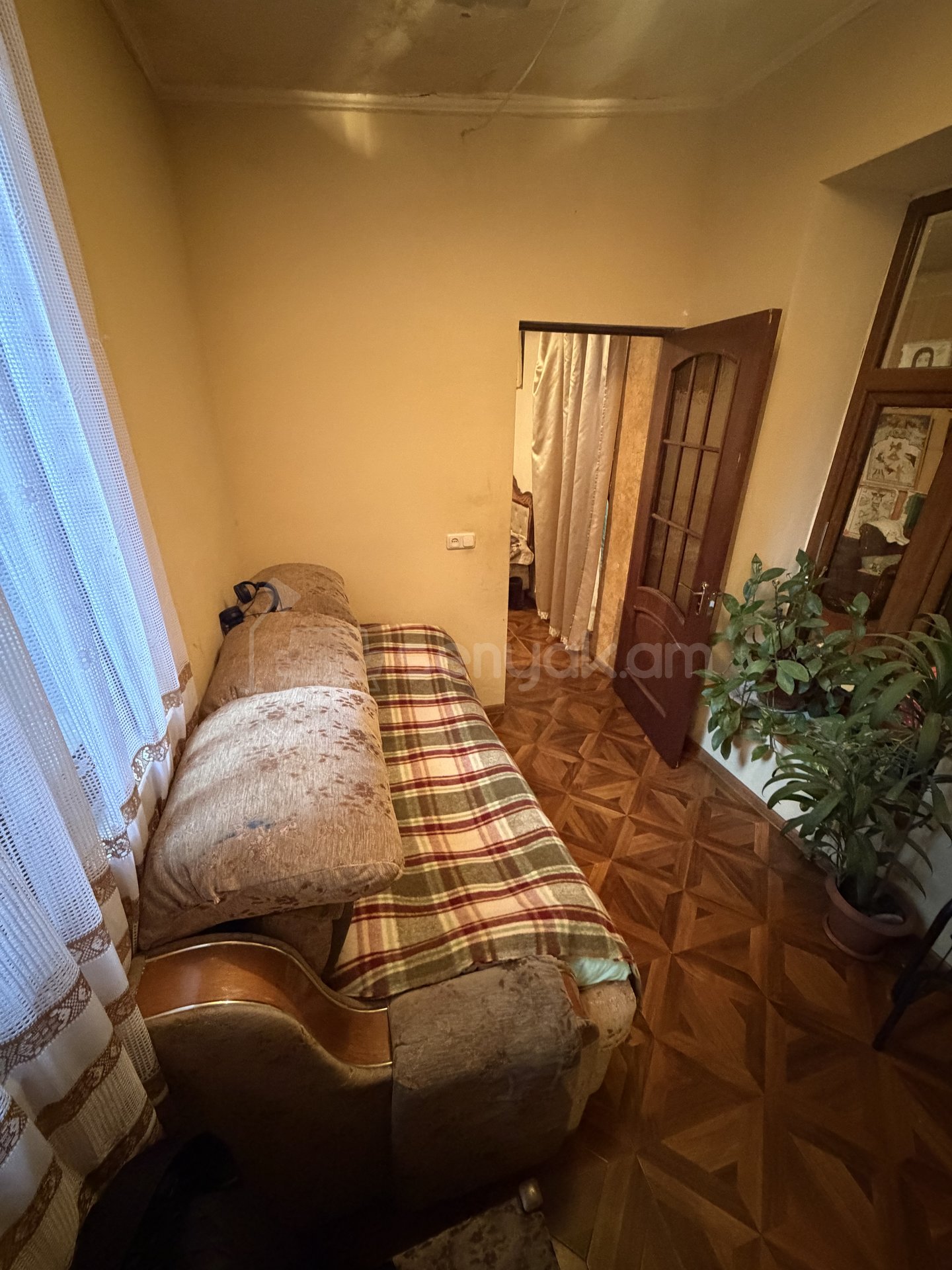 8 Սենյականոց Սեփական Տուն, 170քմ, Նորմալ Վիճակում, Ավտոտնակով