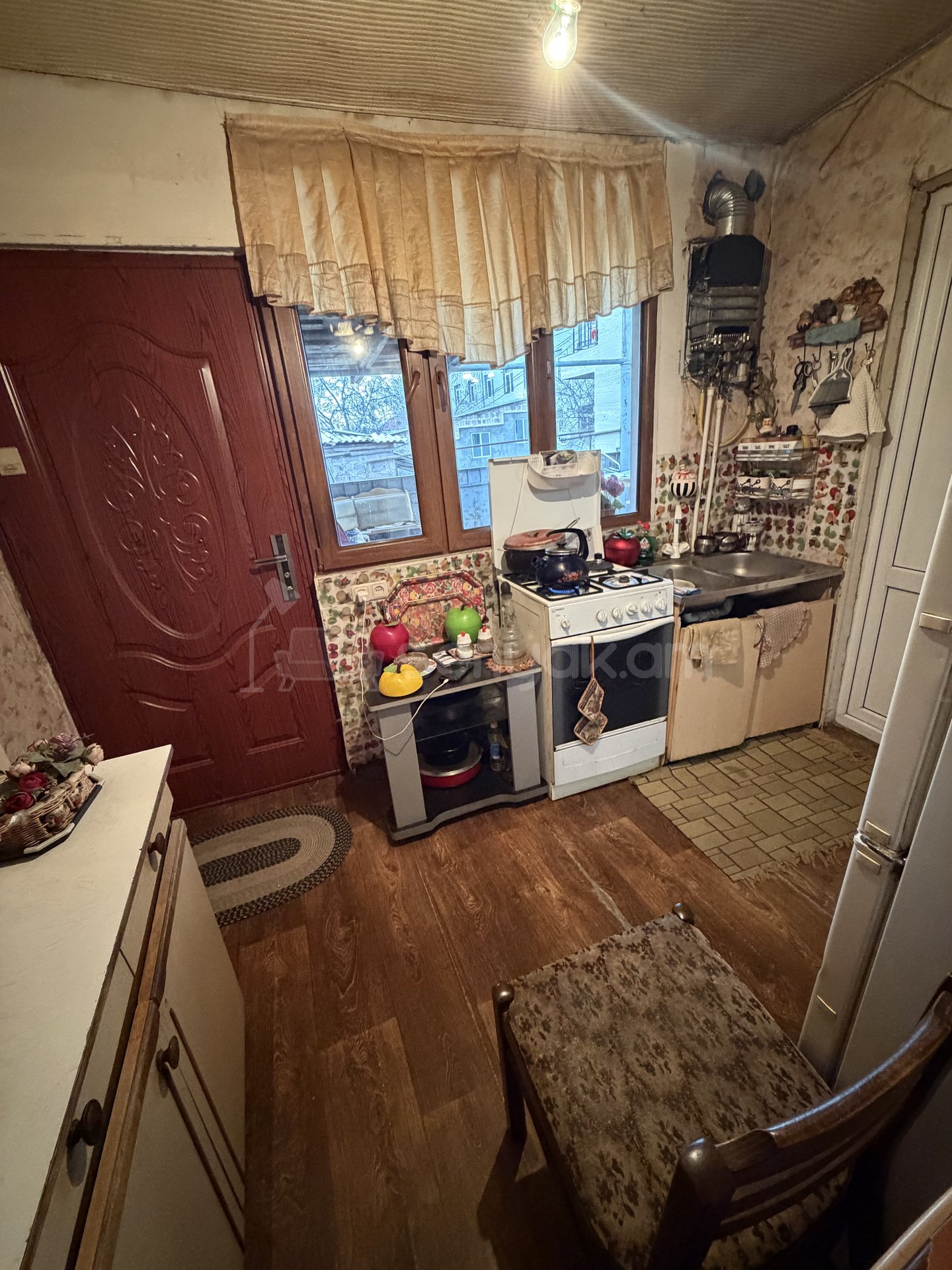 8 Սենյականոց Սեփական Տուն, 170քմ, Նորմալ Վիճակում, Ավտոտնակով