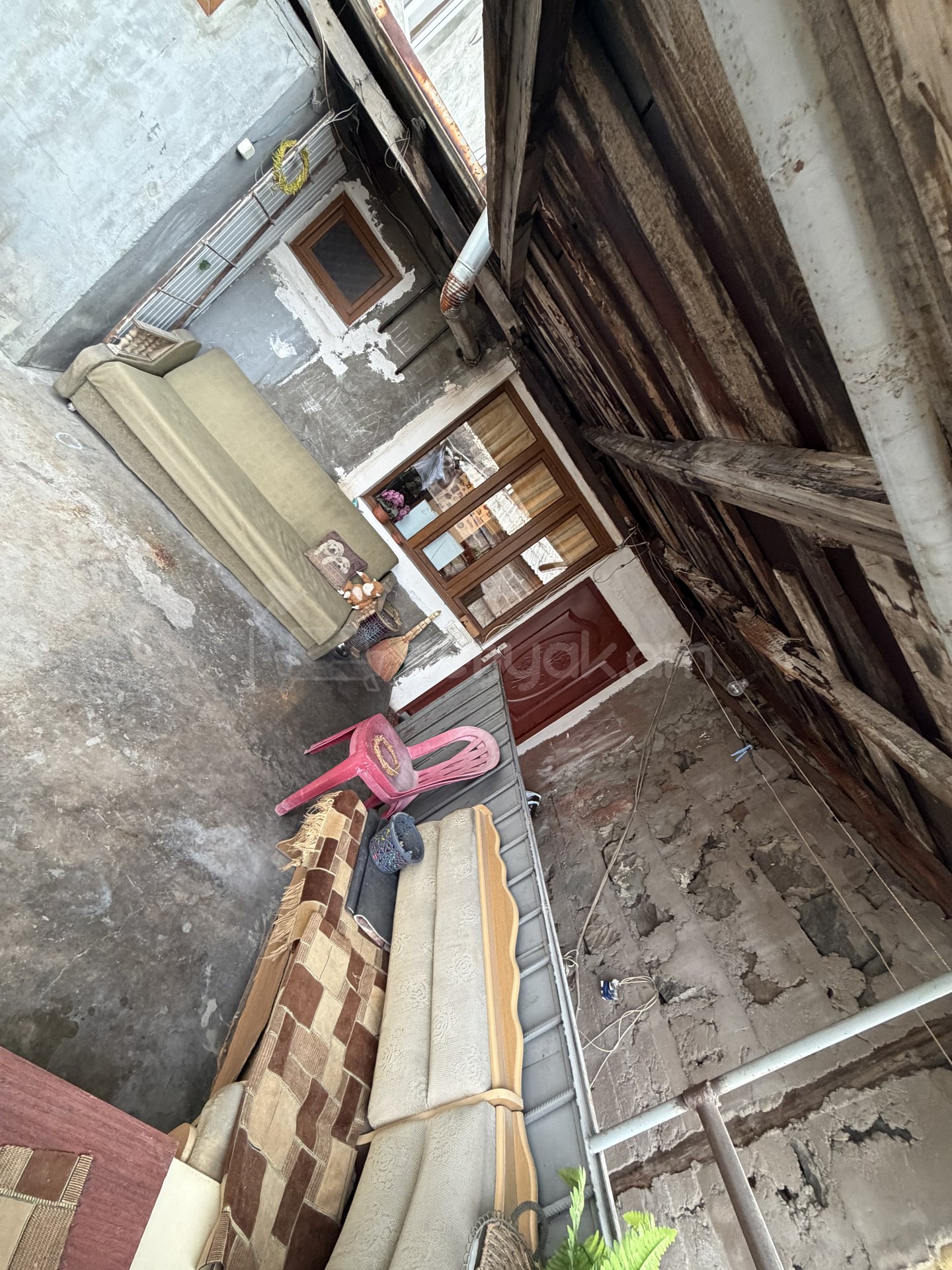 8 Սենյականոց Սեփական Տուն, 170քմ, Նորմալ Վիճակում, Ավտոտնակով