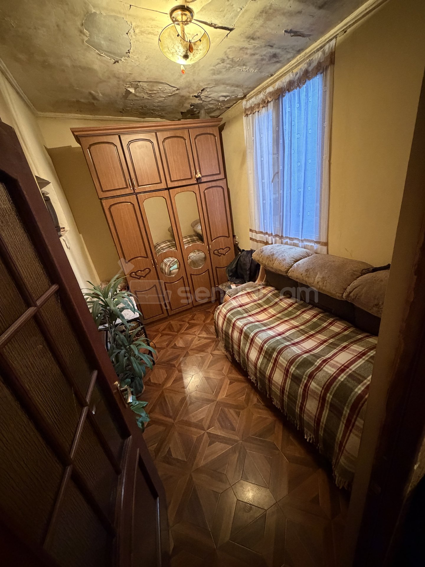 8 Սենյականոց Սեփական Տուն, 170քմ, Նորմալ Վիճակում, Ավտոտնակով