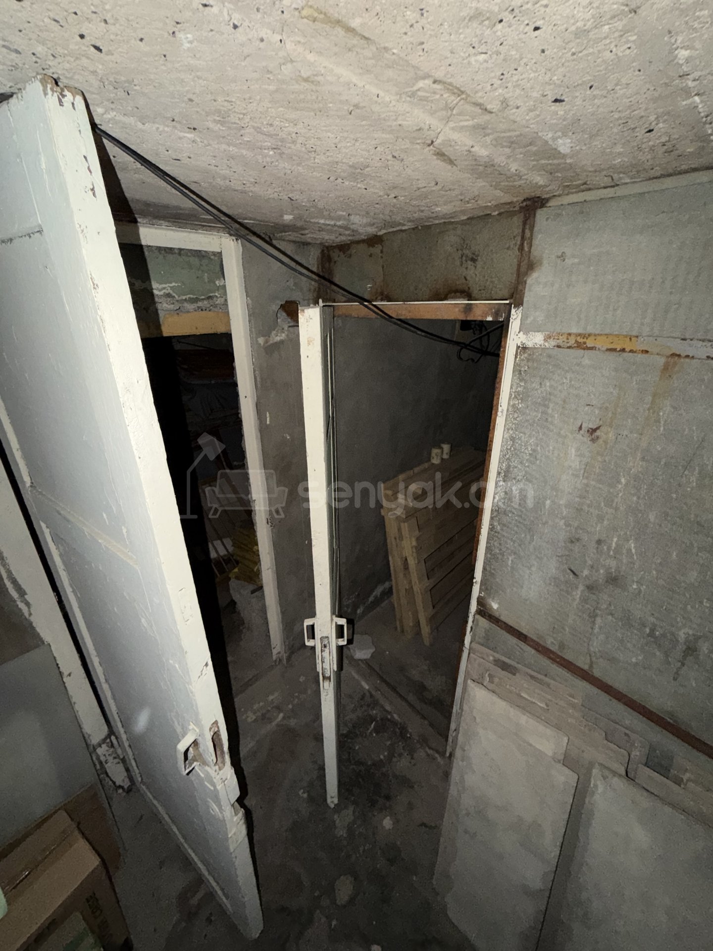 8 Սենյականոց Սեփական Տուն, 170քմ, Նորմալ Վիճակում, Ավտոտնակով