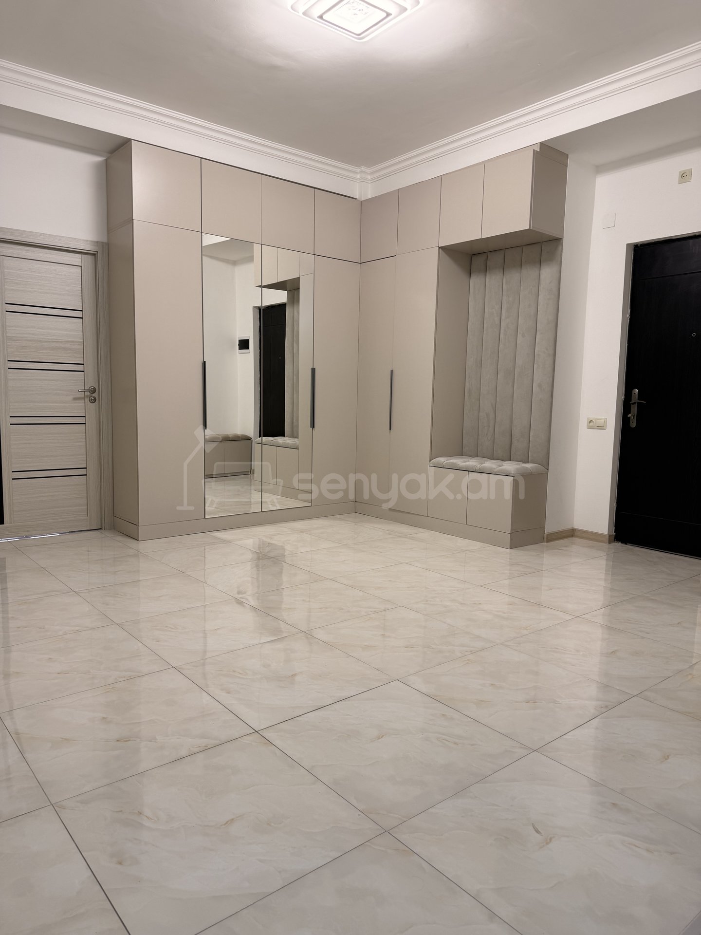 3 Սենյականոց Բնակարան Նորակառույցում, 92քմ, 5/8 հարկ, Դիզայներական Վերանորոգված, Կահավորված