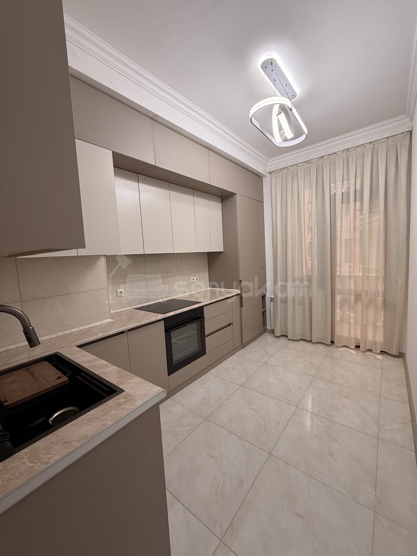 3 Սենյականոց Բնակարան Նորակառույցում, 92քմ, 5/8 հարկ, Դիզայներական Վերանորոգված, Կահավորված