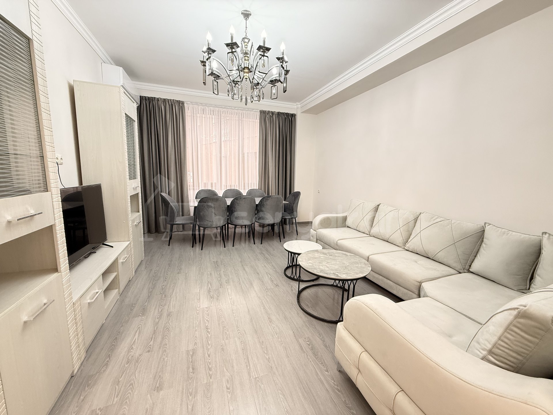 3 Սենյականոց Բնակարան Նորակառույցում, 92քմ, 5/8 հարկ, Դիզայներական Վերանորոգված, Կահավորված