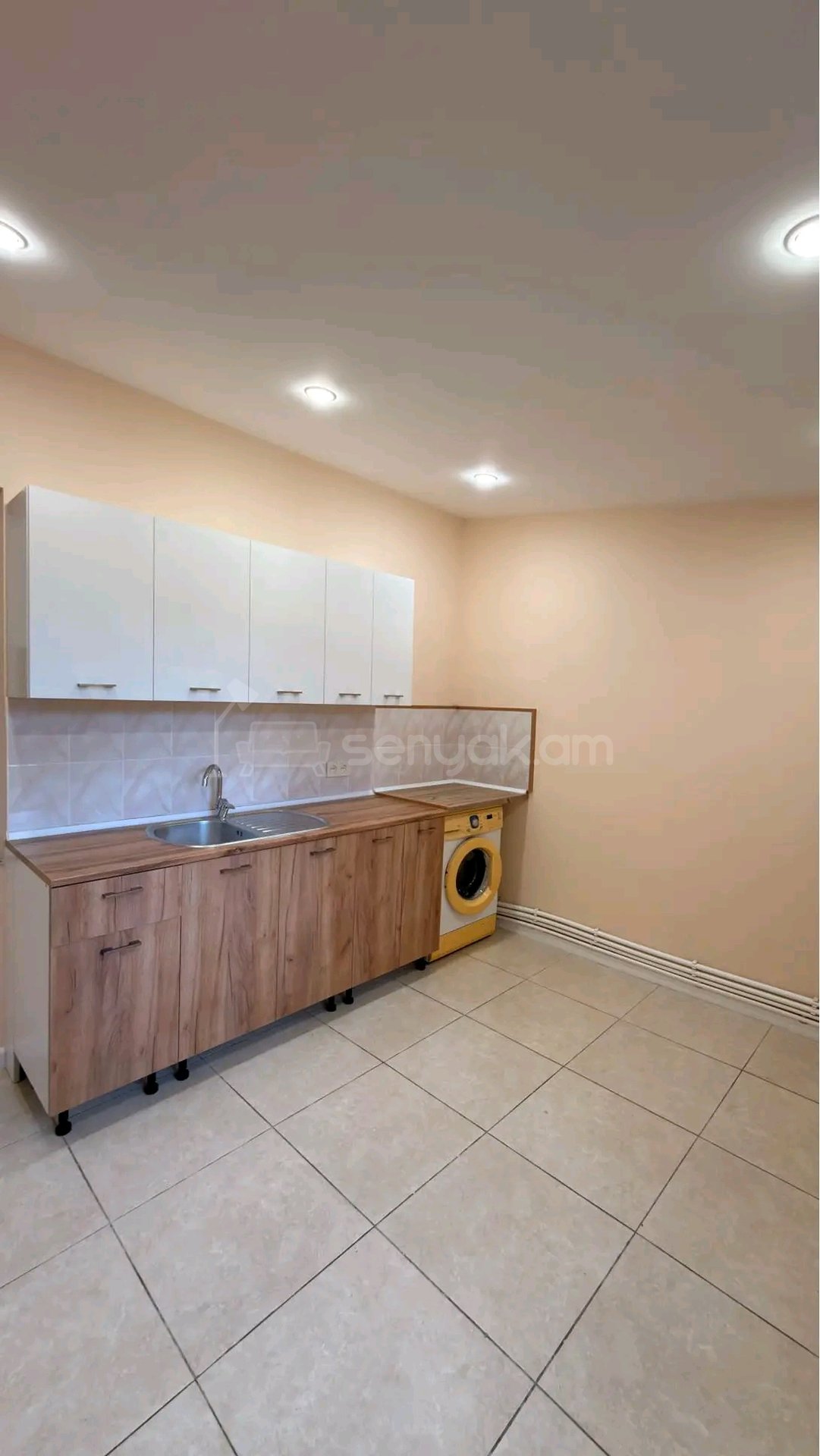 2 Սենյականոց Բնակարան Քարե Շենքում, 50քմ, 1/1 հարկ, Նորմալ Վիճակում, Կահավորված