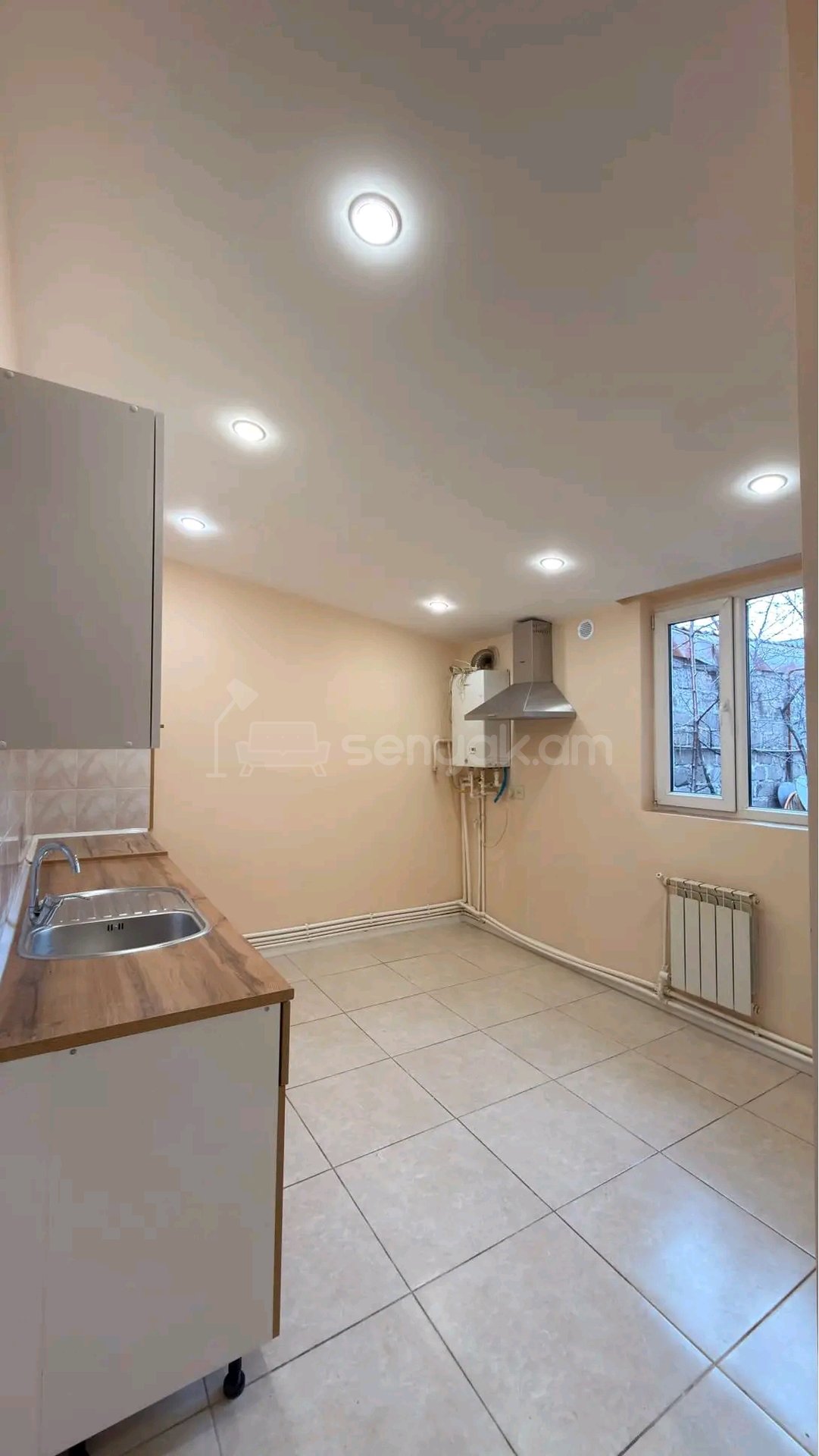 2 Սենյականոց Բնակարան Քարե Շենքում, 50քմ, 1/1 հարկ, Նորմալ Վիճակում, Կահավորված