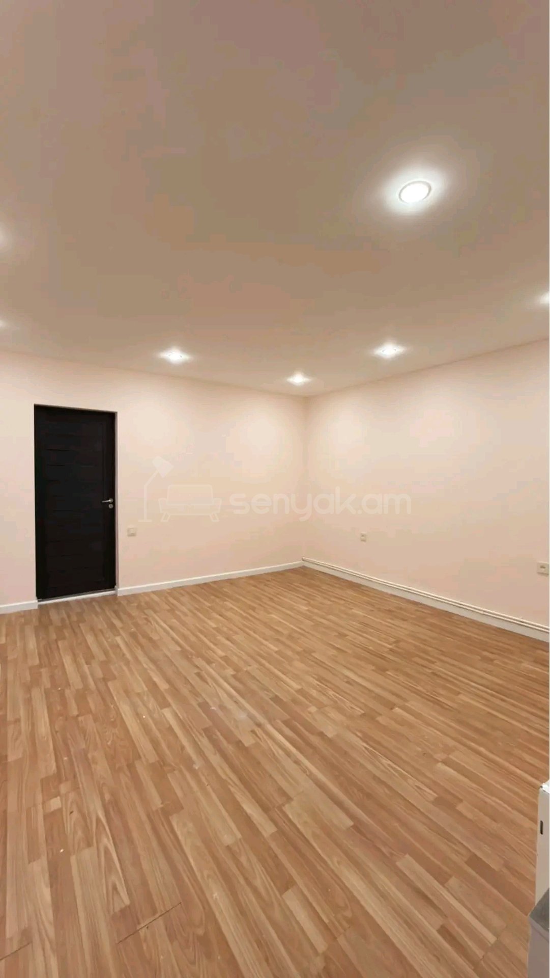 2 Սենյականոց Բնակարան Քարե Շենքում, 50քմ, 1/1 հարկ, Նորմալ Վիճակում, Կահավորված