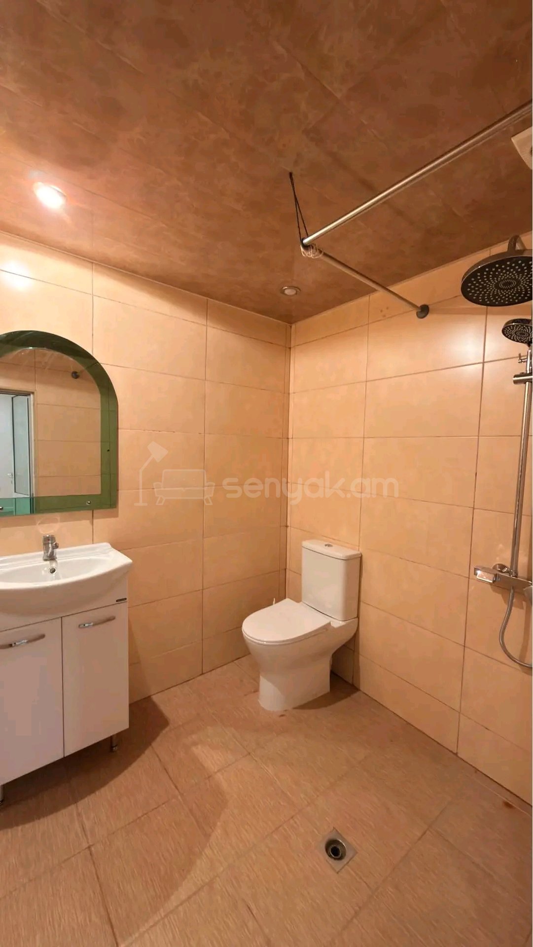 2 Սենյականոց Բնակարան Քարե Շենքում, 50քմ, 1/1 հարկ, Նորմալ Վիճակում, Կահավորված