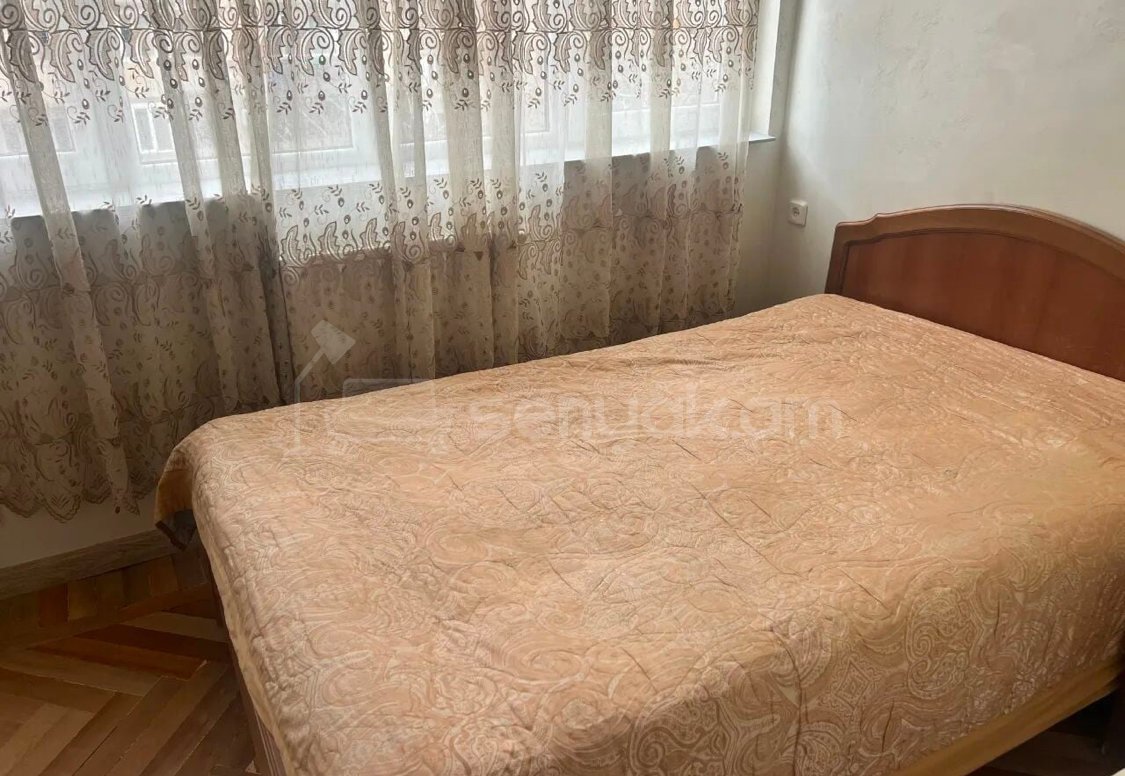 2 Սենյականոց Բնակարան Քարե Շենքում, 60քմ, 4/5 հարկ, Նորմալ Վիճակում, Կահավորված