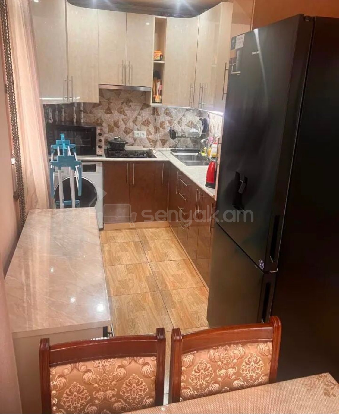 2 Սենյականոց Բնակարան Քարե Շենքում, 50քմ, 2/5 հարկ, Կապիտալ Վերանորոգված, Կահավորված