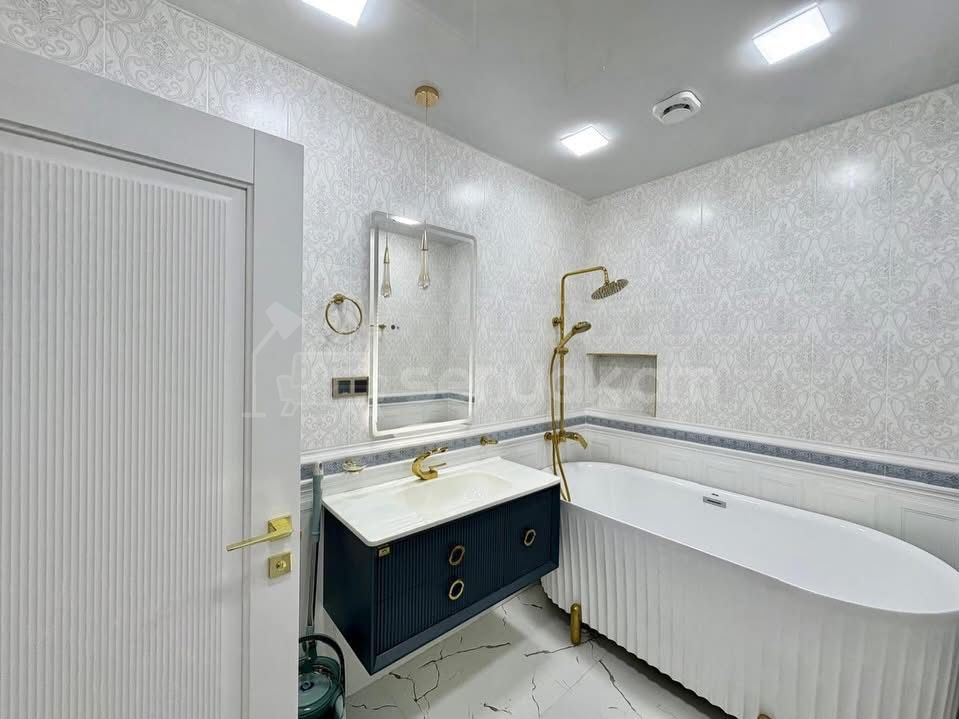 4 Սենյականոց Բնակարան Նորակառույցում, 124քմ, 8/9 հարկ, Դիզայներական Վերանորոգված