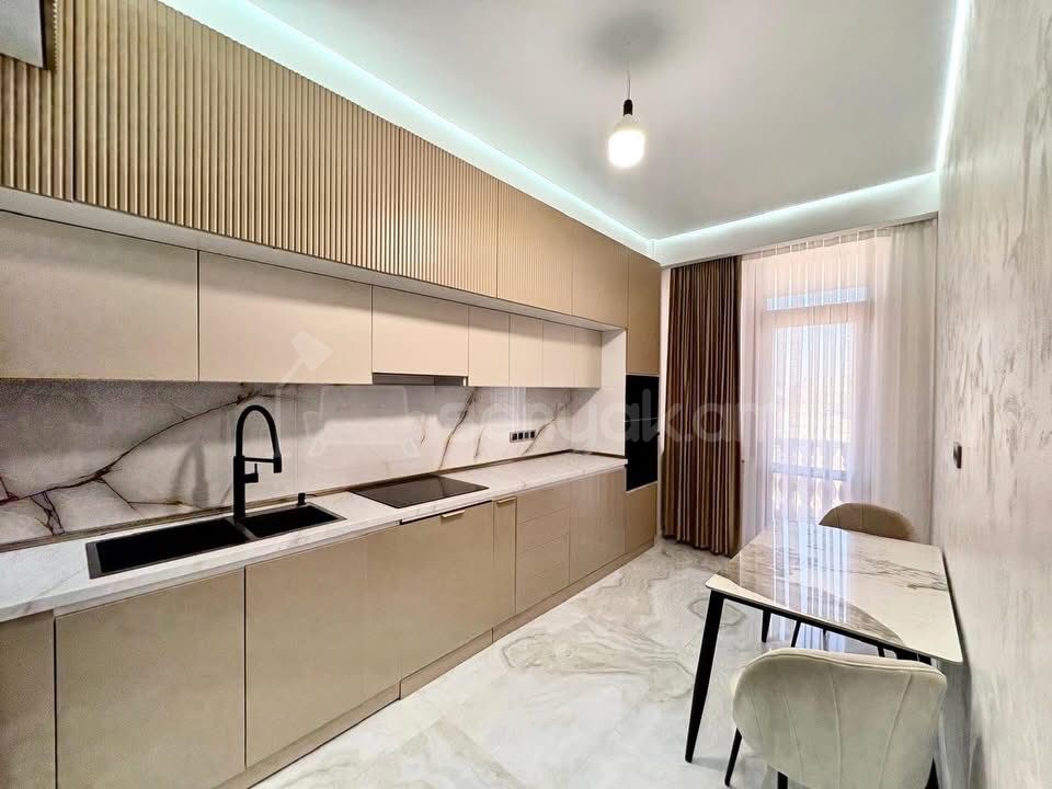 4 Սենյականոց Բնակարան Նորակառույցում, 124քմ, 8/9 հարկ, Դիզայներական Վերանորոգված