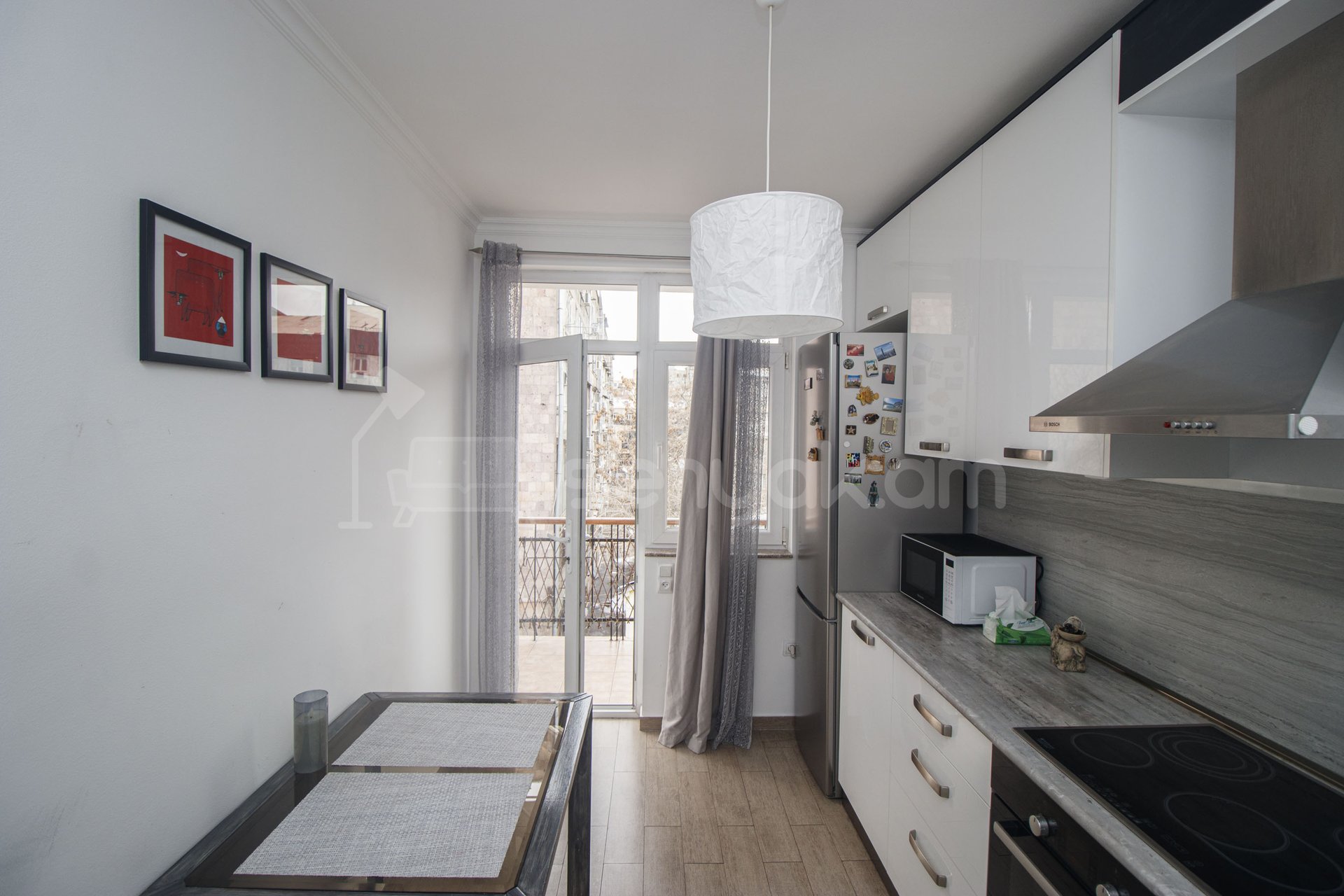 2 Սենյականոց Բնակարան Քարե Շենքում, 50քմ, 4/5 հարկ, Կապիտալ Վերանորոգված