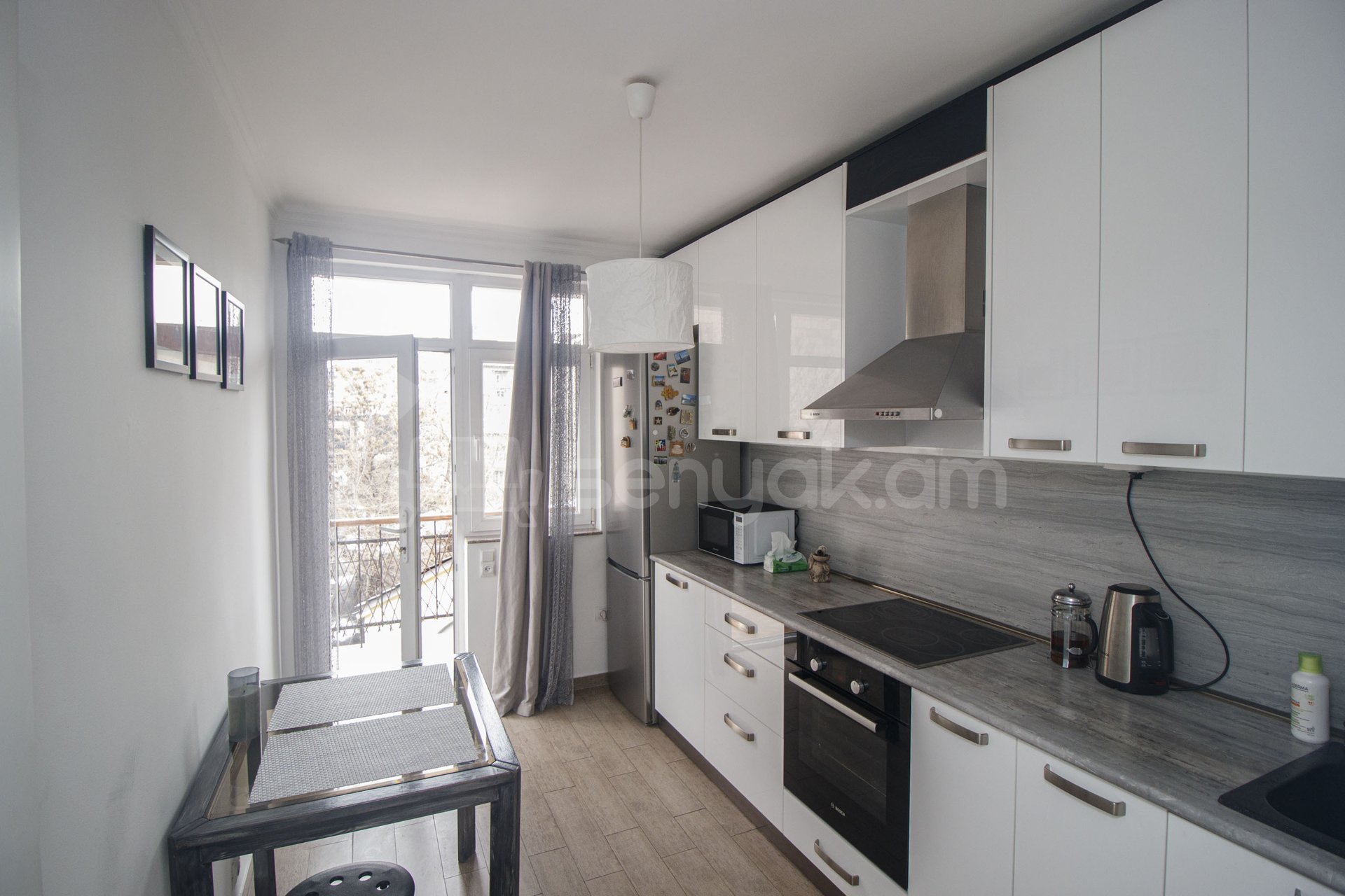 2 Սենյականոց Բնակարան Քարե Շենքում, 50քմ, 4/5 հարկ, Կապիտալ Վերանորոգված