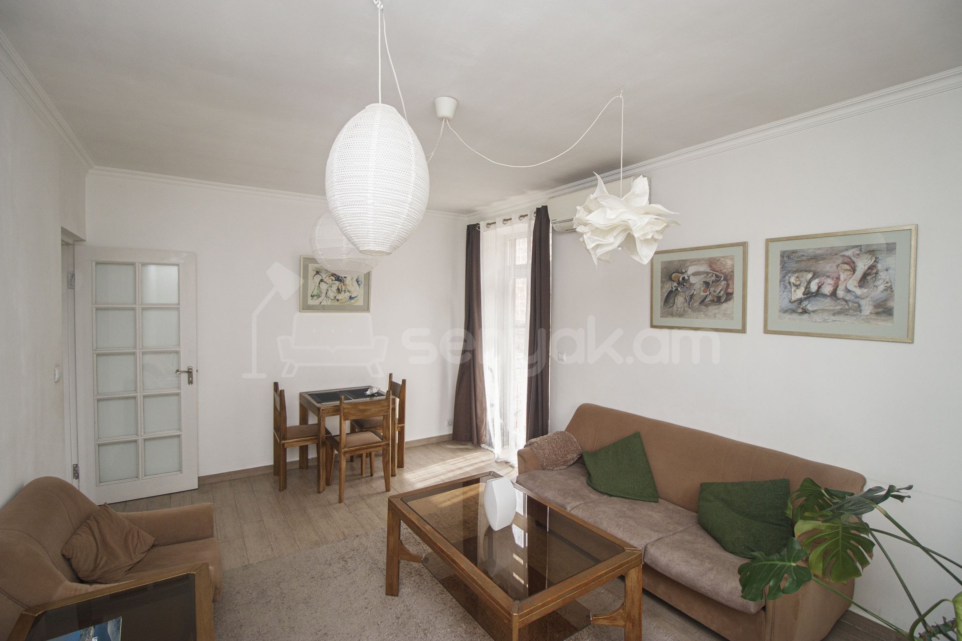 2 Սենյականոց Բնակարան Քարե Շենքում, 50քմ, 4/5 հարկ, Կապիտալ Վերանորոգված