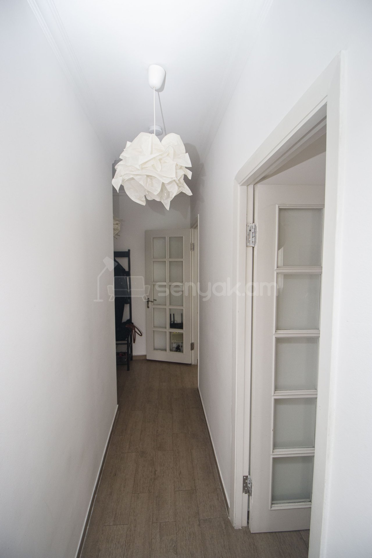 2 Սենյականոց Բնակարան Քարե Շենքում, 50քմ, 4/5 հարկ, Կապիտալ Վերանորոգված