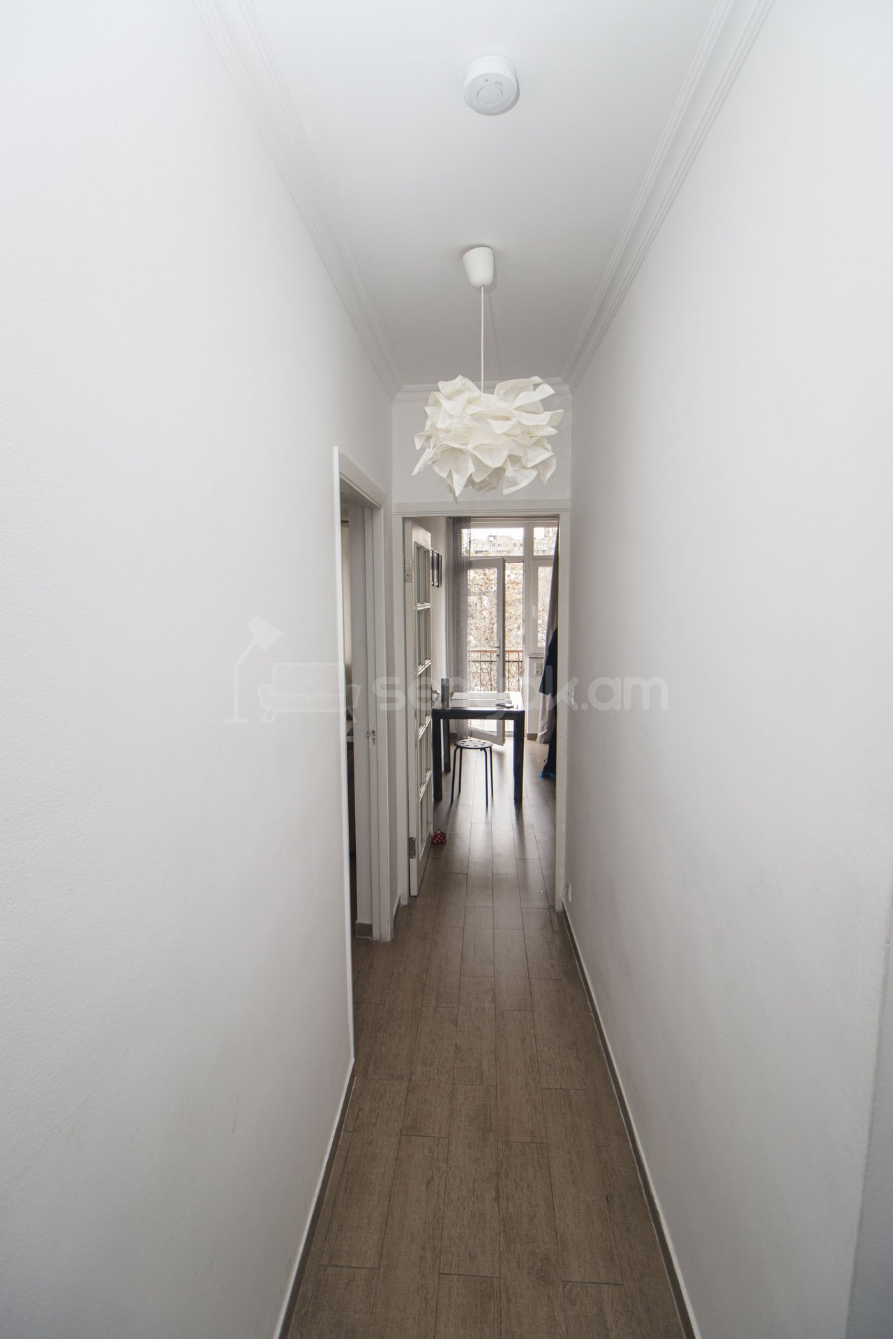 2 Սենյականոց Բնակարան Քարե Շենքում, 50քմ, 4/5 հարկ, Կապիտալ Վերանորոգված