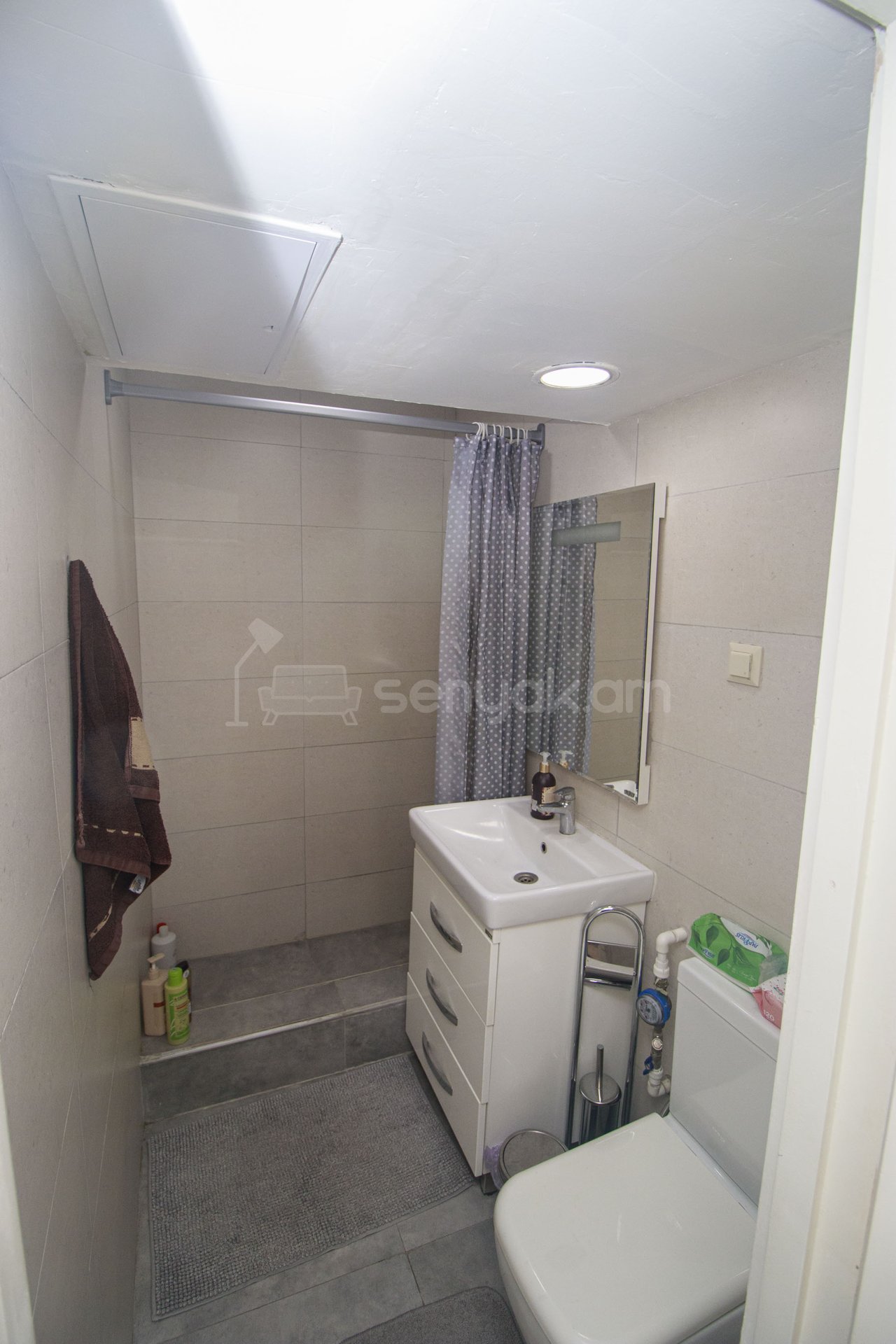 2 Սենյականոց Բնակարան Քարե Շենքում, 50քմ, 4/5 հարկ, Կապիտալ Վերանորոգված