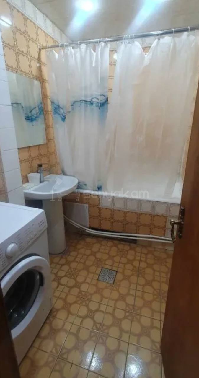 2 Սենյականոց Բնակարան, 64քմ, 9/10 հարկ, Կապիտալ Վերանորոգված, Կահավորված, Արևկող