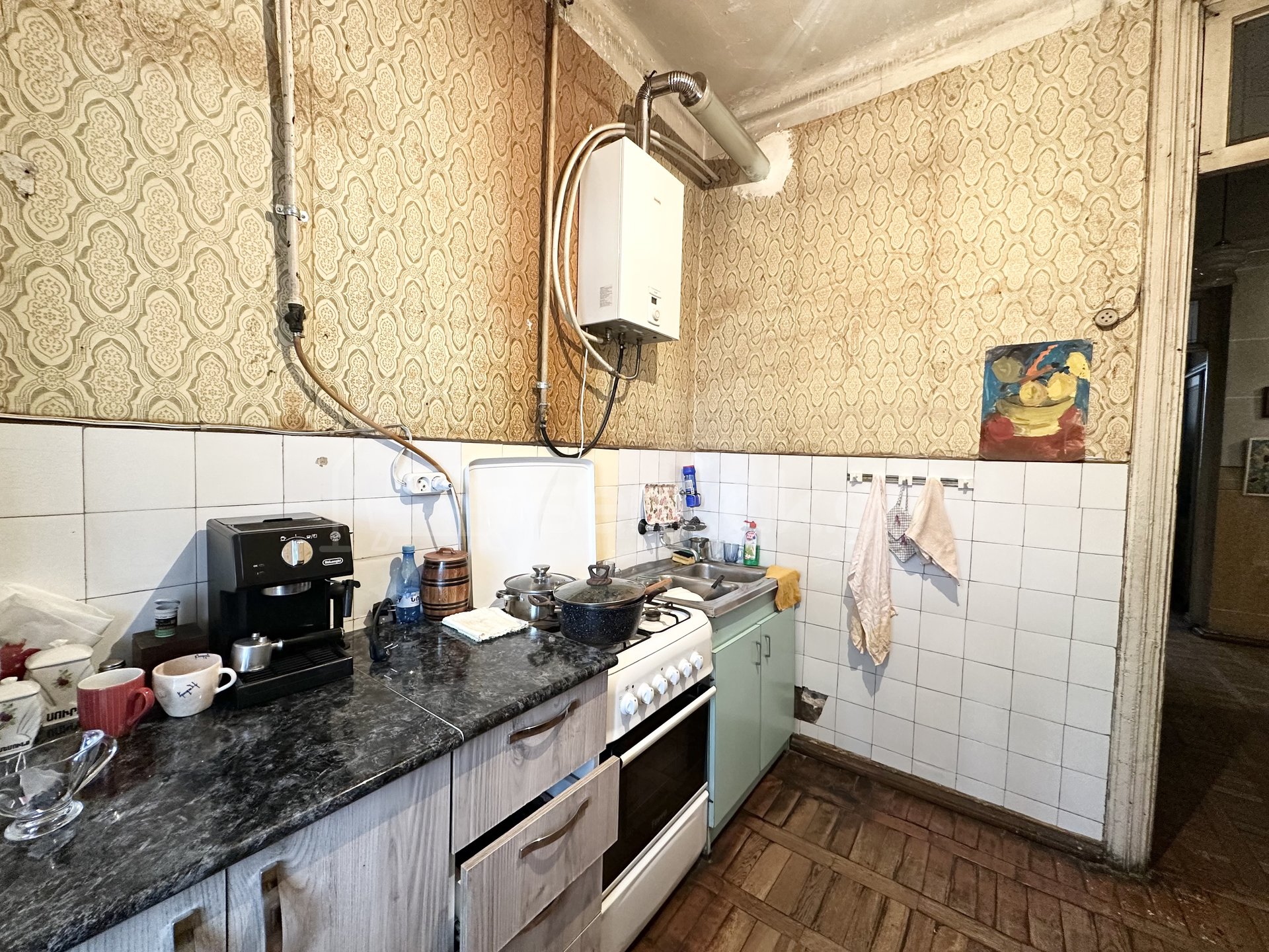 5 Սենյականոց Բնակարան Քարե Շենքում, 100քմ, 5/5 հարկ, Կոսմետիկ Վերանորոգված