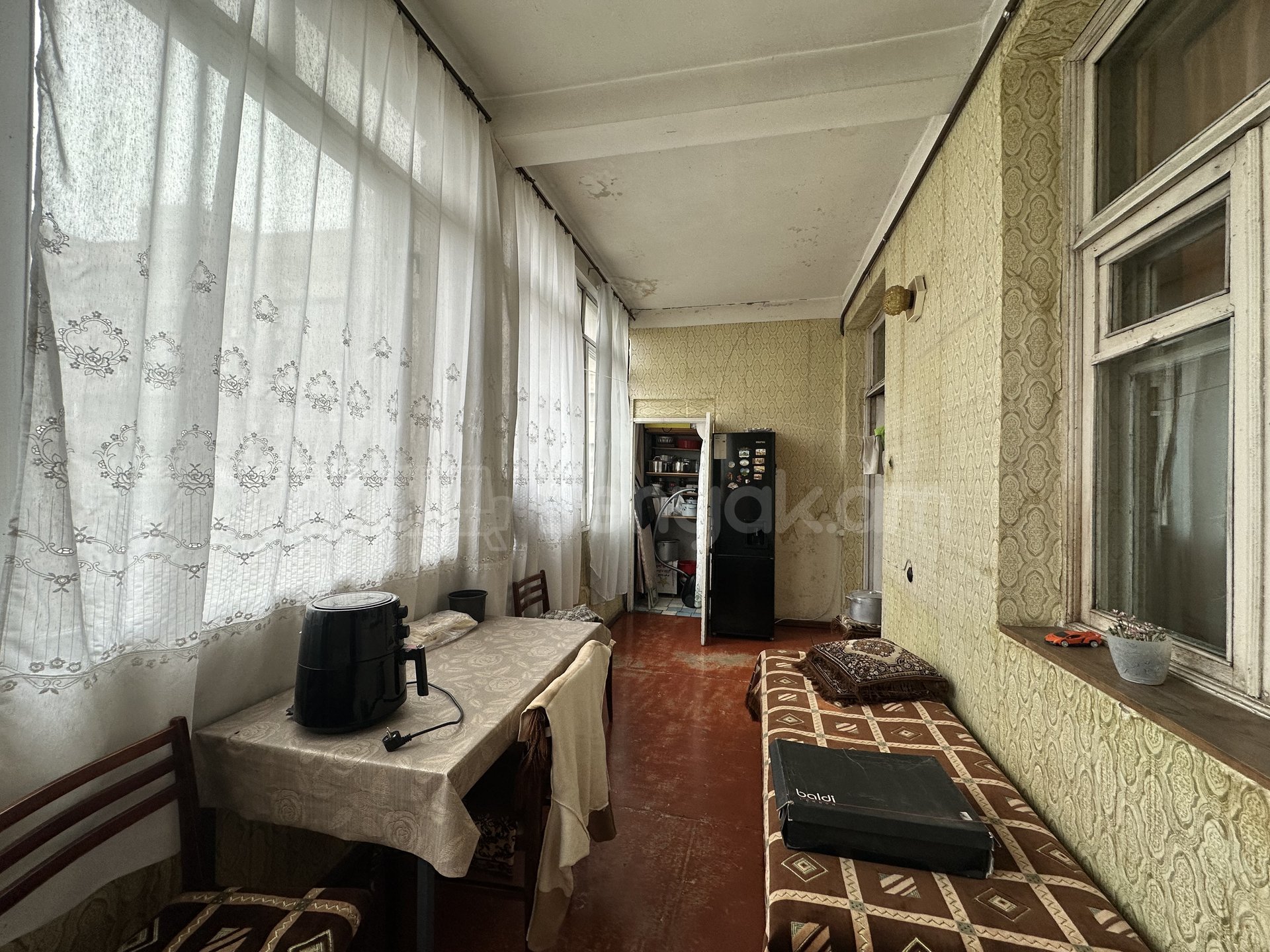 5 Սենյականոց Բնակարան Քարե Շենքում, 100քմ, 5/5 հարկ, Կոսմետիկ Վերանորոգված