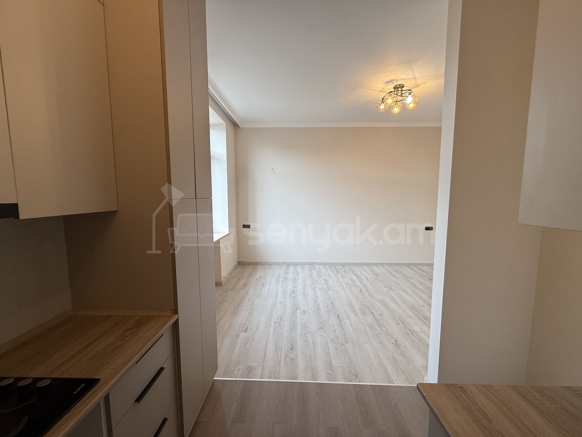 3 Սենյականոց Բնակարան Քարե Շենքում, 65քմ, 2/5 հարկ, Կոսմետիկ Վերանորոգված