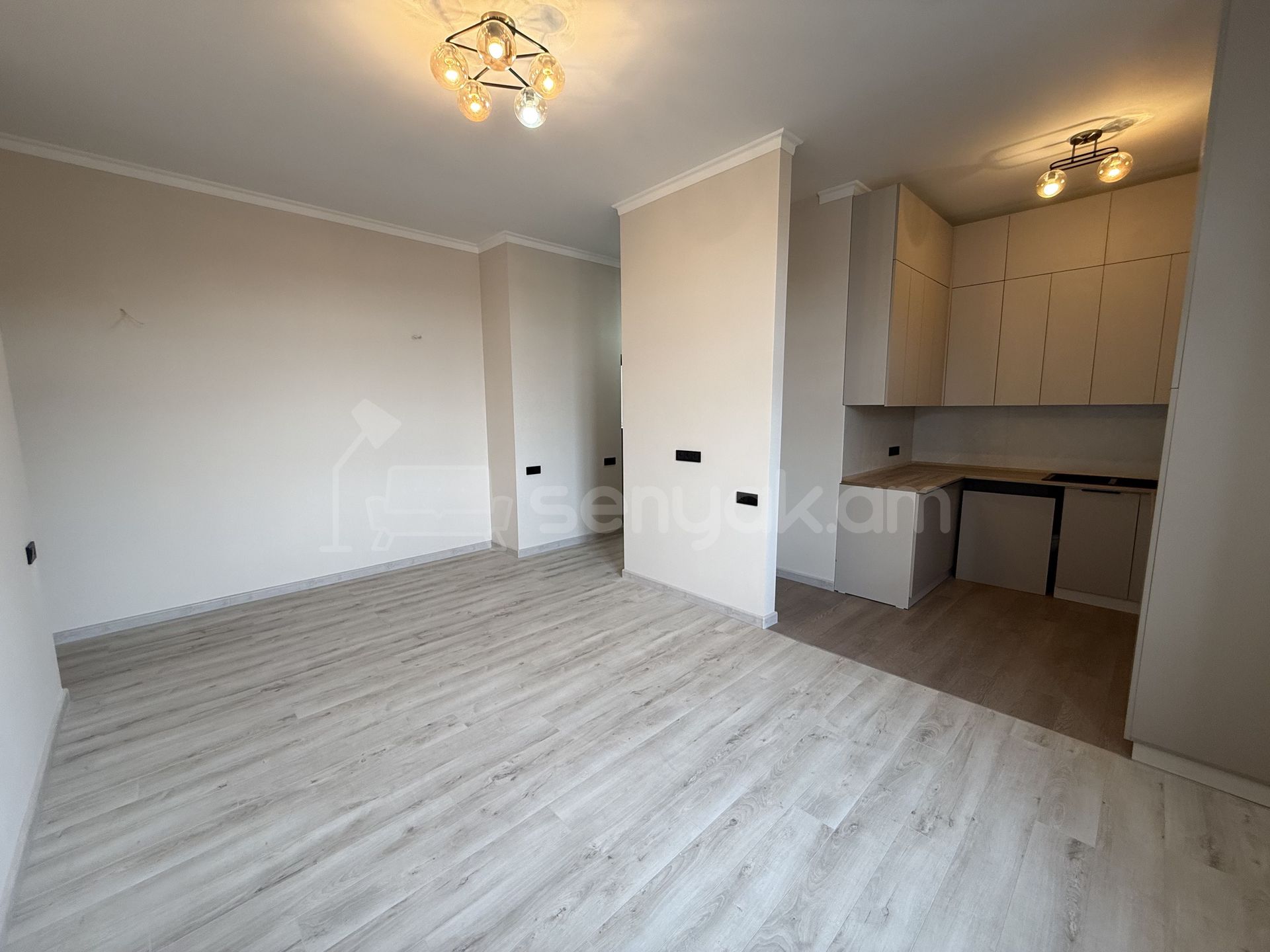 3 Սենյականոց Բնակարան Քարե Շենքում, 65քմ, 2/5 հարկ, Կոսմետիկ Վերանորոգված