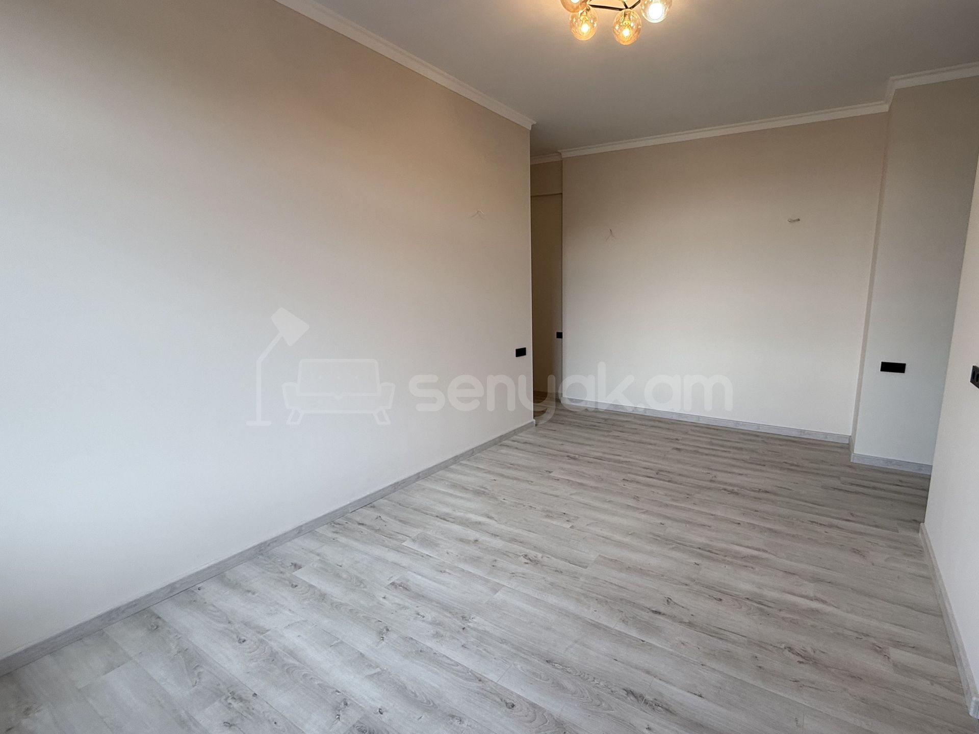 3 Սենյականոց Բնակարան Քարե Շենքում, 65քմ, 2/5 հարկ, Կոսմետիկ Վերանորոգված