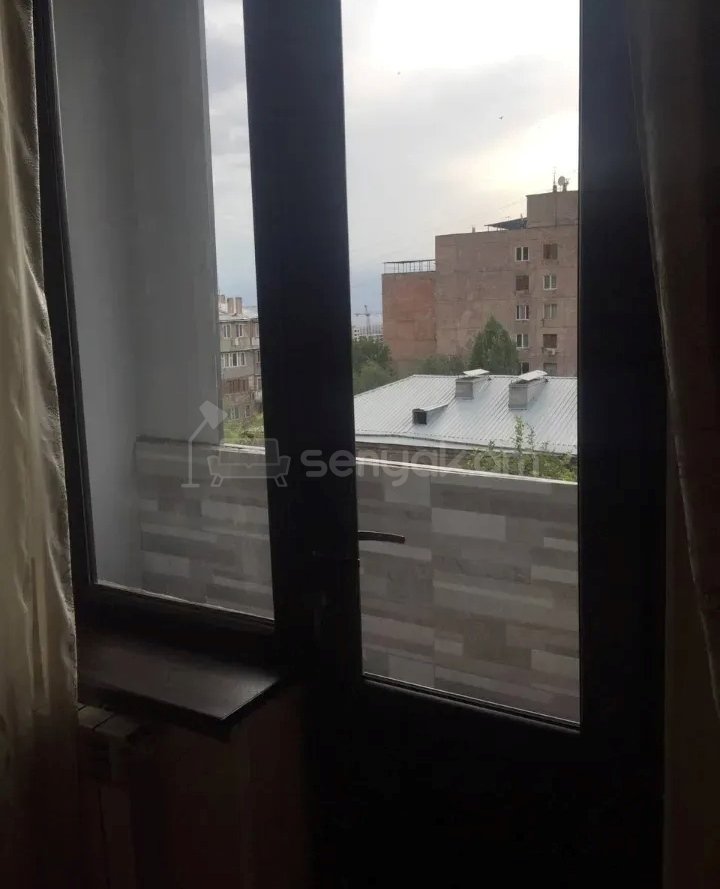 3 Սենյականոց Բնակարան Քարե Շենքում, 80քմ, 3/5 հարկ, Կապիտալ Վերանորոգված