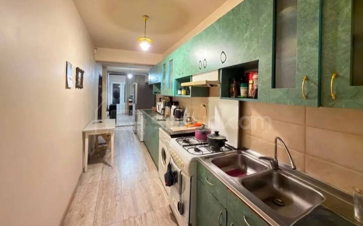 4 Սենյականոց Բնակարան Քարե Շենքում, 105քմ, 3/5 հարկ, Կապիտալ Վերանորոգված