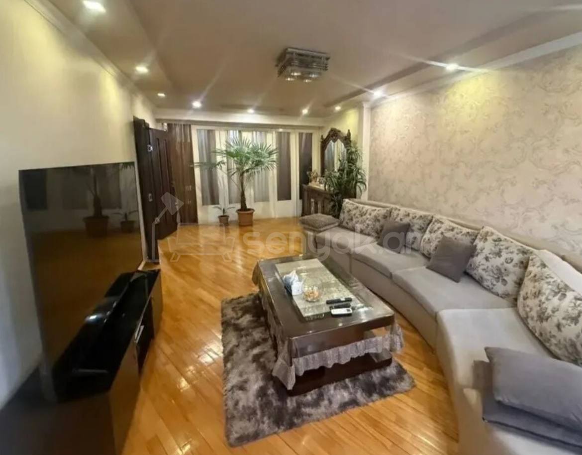 4 Սենյականոց Բնակարան Քարե Շենքում, 105քմ, 3/5 հարկ, Կապիտալ Վերանորոգված