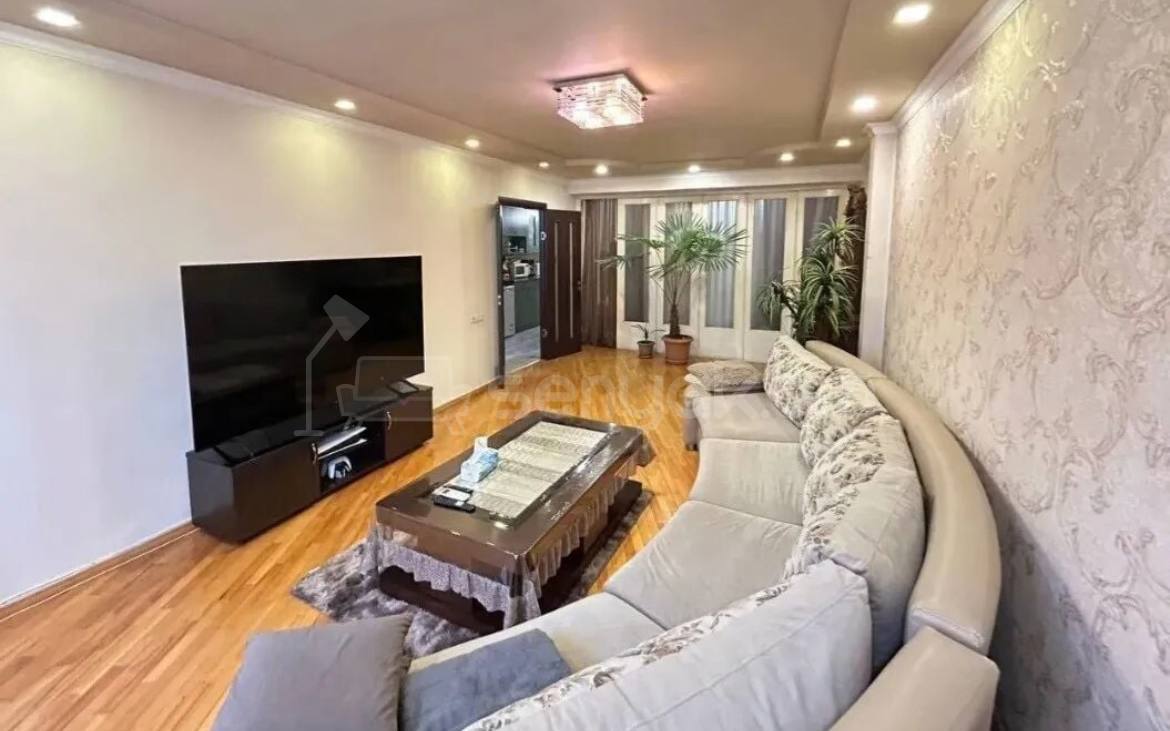 4 Սենյականոց Բնակարան Քարե Շենքում, 105քմ, 3/5 հարկ, Կապիտալ Վերանորոգված