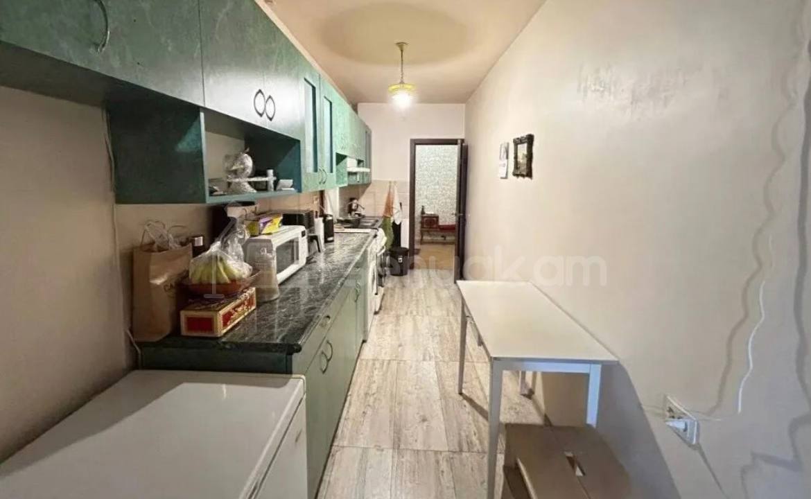 4 Սենյականոց Բնակարան Քարե Շենքում, 105քմ, 3/5 հարկ, Կապիտալ Վերանորոգված