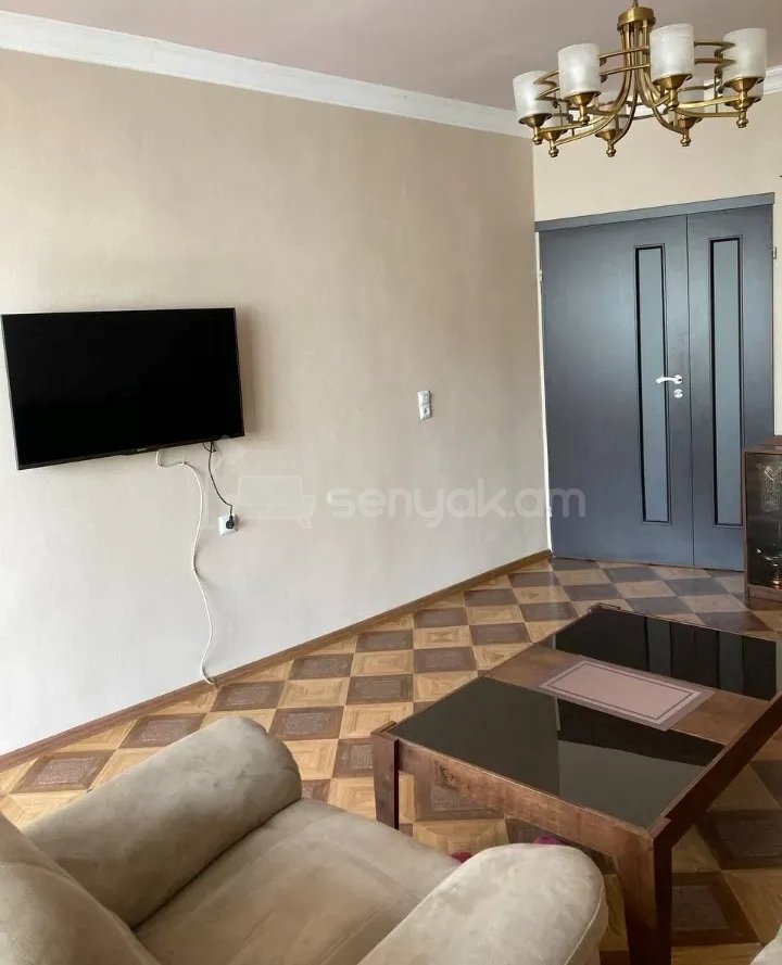 3 Սենյականոց Բնակարան Քարե Շենքում, 80քմ, 3/5 հարկ, Կապիտալ Վերանորոգված