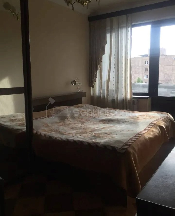 3 Սենյականոց Բնակարան Քարե Շենքում, 80քմ, 3/5 հարկ, Կապիտալ Վերանորոգված