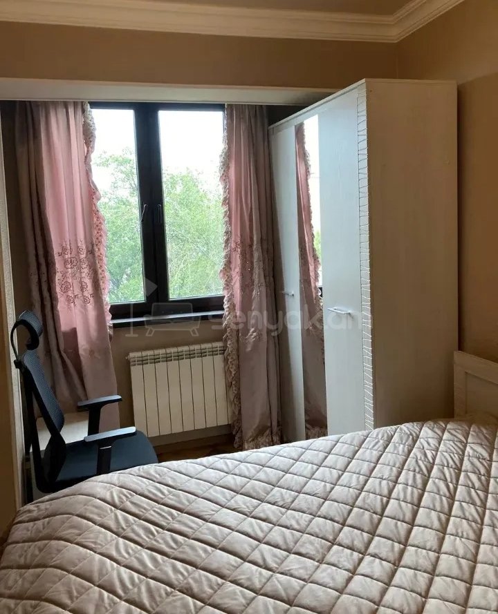 3 Սենյականոց Բնակարան Քարե Շենքում, 80քմ, 3/5 հարկ, Կապիտալ Վերանորոգված