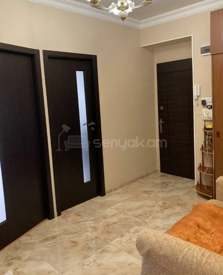 3 Սենյականոց Բնակարան Քարե Շենքում, 80քմ, 3/5 հարկ, Կապիտալ Վերանորոգված