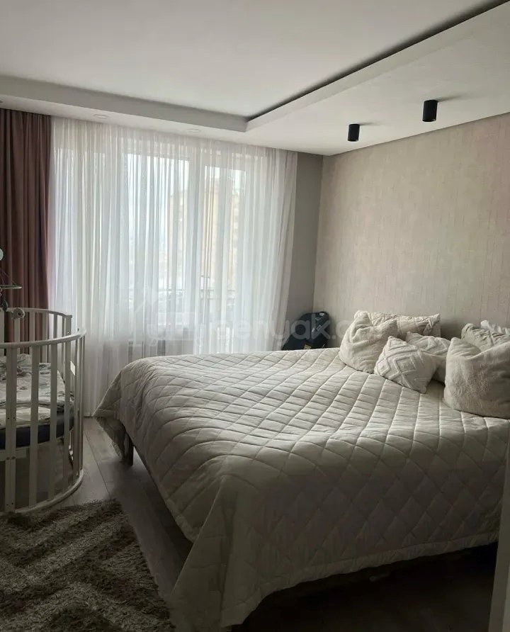 3 Սենյականոց Բնակարան Քարե Շենքում, 74քմ, 3/5 հարկ, Կապիտալ Վերանորոգված