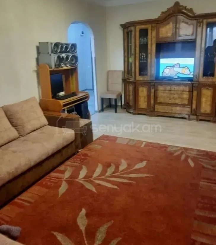 4 Սենյականոց Բնակարան Քարե Շենքում, 90քմ, 7/9 հարկ, Կապիտալ Վերանորոգված