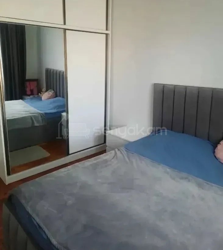 4 Սենյականոց Բնակարան Քարե Շենքում, 90քմ, 7/9 հարկ, Կապիտալ Վերանորոգված