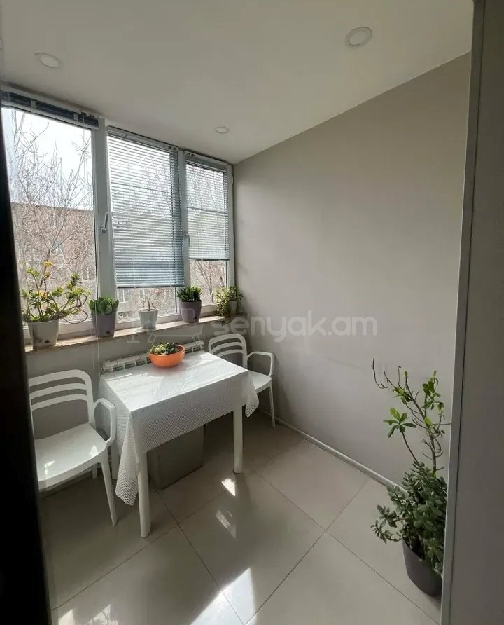 3 Սենյականոց Բնակարան, 74քմ, 3/5 հարկ, Դիզայներական Վերանորոգված