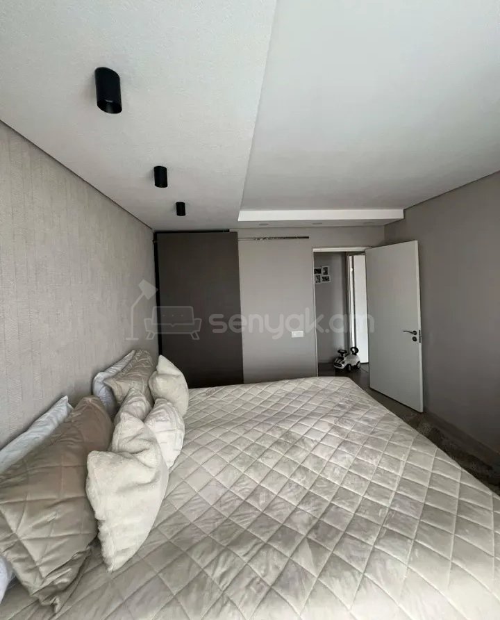 3 Սենյականոց Բնակարան, 74քմ, 3/5 հարկ, Դիզայներական Վերանորոգված