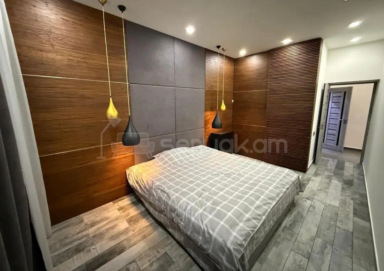 3 Սենյականոց Բնակարան Քարե Շենքում, 82քմ, 5/5 հարկ, Դիզայներական Վերանորոգված