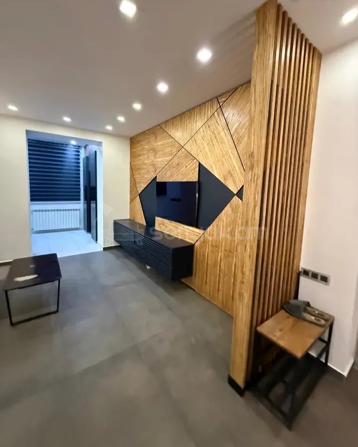 3 Սենյականոց Բնակարան Քարե Շենքում, 82քմ, 5/5 հարկ, Դիզայներական Վերանորոգված