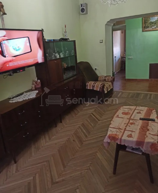 3 Սենյականոց Բնակարան Քարե Շենքում, 92քմ, 5/5 հարկ, Նորմալ Վիճակում