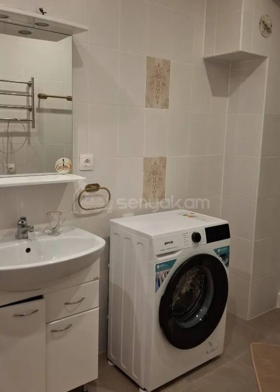 2 Սենյականոց Բնակարան Քարե Շենքում, 46քմ, 3/5 հարկ, Կապիտալ Վերանորոգված, Կահավորված, Արևկող