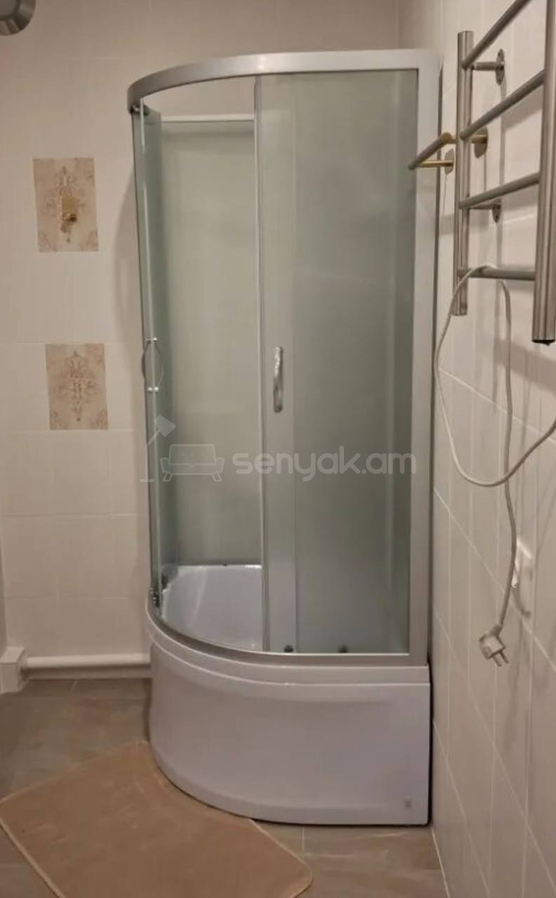 2 Սենյականոց Բնակարան Քարե Շենքում, 46քմ, 3/5 հարկ, Կապիտալ Վերանորոգված, Կահավորված